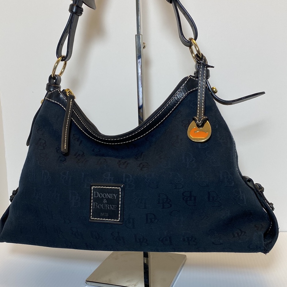 Dooney & Bourke Slouch shoulder bag - Picture 5 of 16